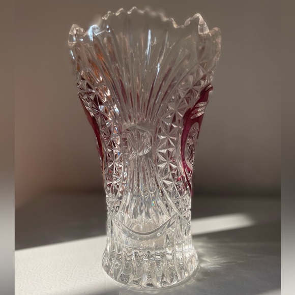 Stunning Vintage Red Cut to Clear Lead Crystal Bird Vase Hofbauer Germany 8" - Picture 3 of 7
